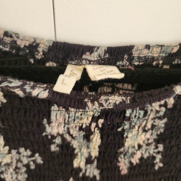 Floral Ruched Top - Picture 2 of 3